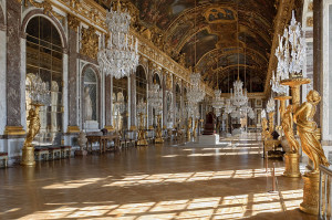 Hall of mirrors_800px-Chateau_Versailles_Galerie_des_Glaces
